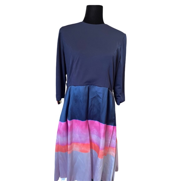 Designer NWT Dress - Picture 2 of 3